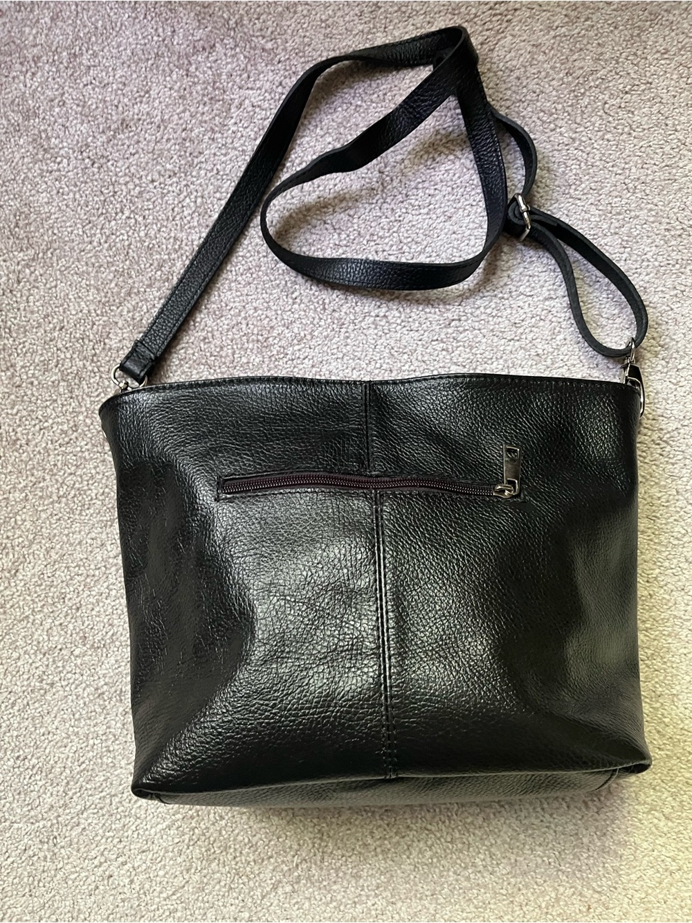 Black Leather Interior Tag Purse Detail